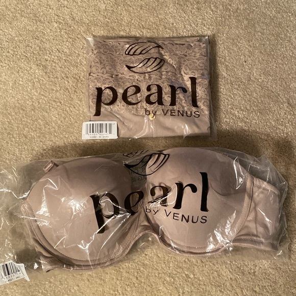 VENUS Other - NWT bra and 3 pair matching boy-shorts